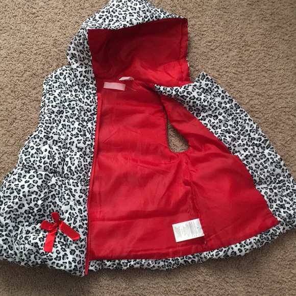 Puffer Vest - Picture 2 of 4